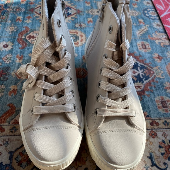 NWOT High-Top Lace-Up Boots - Picture 2 of 6